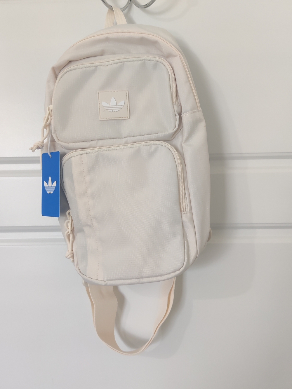 Adidas UTILITY 4 SLING  Bag in Wonder White JJ7605 NWT